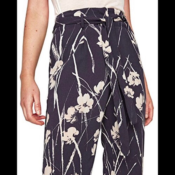 ✖️SOLD✖️ Zara Floral Print Trousers - Picture 4 of 5